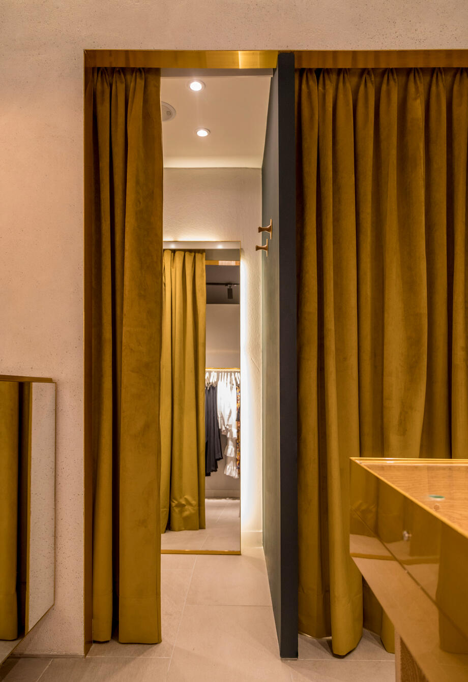 Velásquez — Spatial Design in collaboration with La Curadora